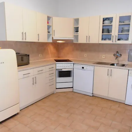 National Avenue Apt * براغ