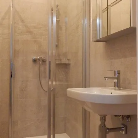 National Avenue Apt شقة *
